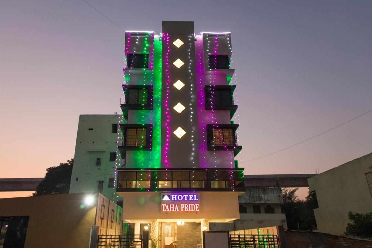 Oyo 10254 Hotel Taha Pride Нагпур Екстериор снимка